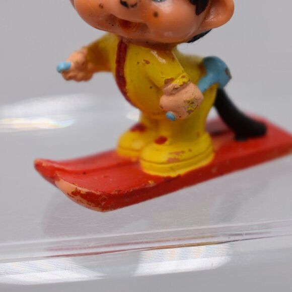 Vintage Toys, 1979 Monchichi PVC Figurines - Skiing, Vintage Gift Idea, Collecti - Picture 4 of 7